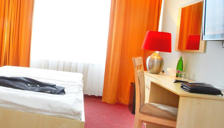 Charles Central Hotel