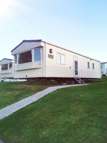 Hill Side View - Families & Couples Only