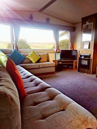 Hill Side View - Families & Couples Only