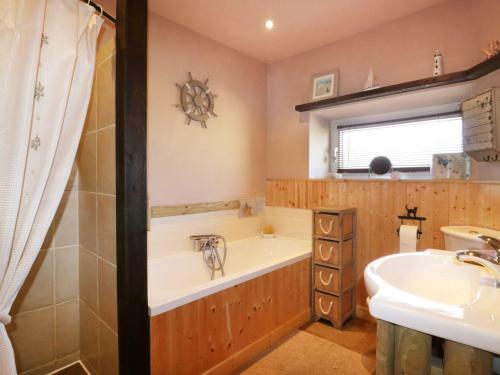 Shenstone, Newquay