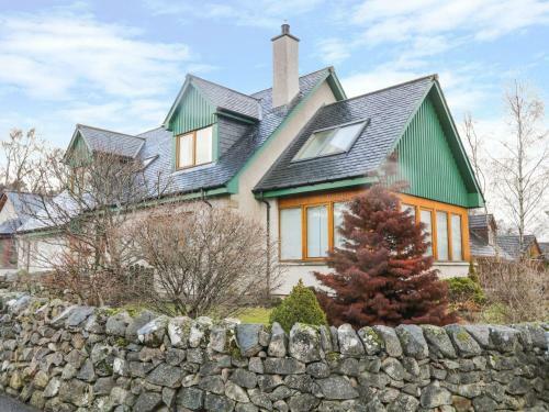 12 Loch Na Leoba Road, Newtonmore
