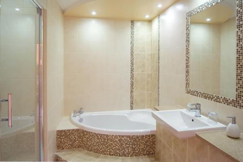 The Elephant & Castle Hotel