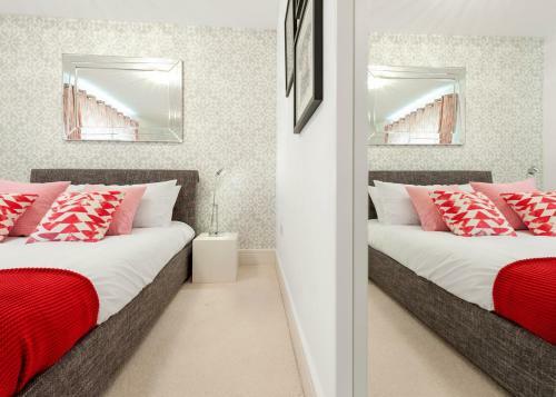 Smart And Spacious House For 8