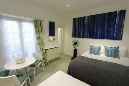 Stay-in Apartments Queensway