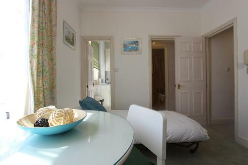 Stay-in Apartments Queensway