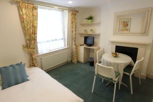 Stay-in Apartments Queensway