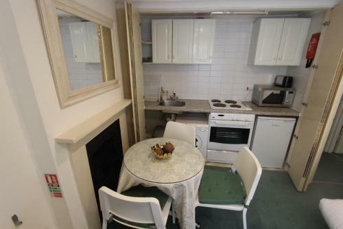 Stay-in Apartments Queensway