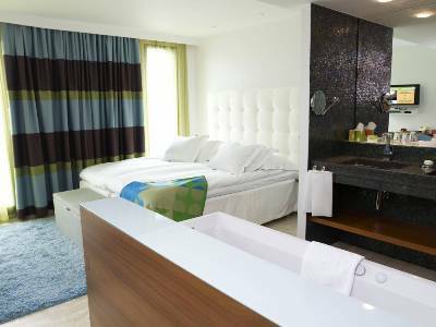 Hotel First Avalon