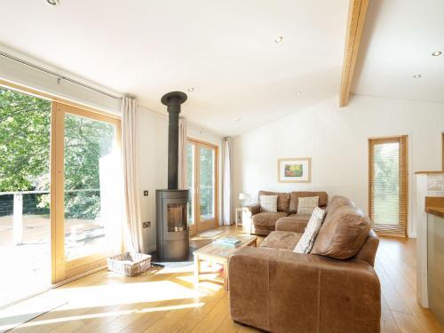 6 Water's Edge, Looe