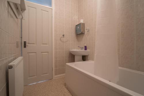 Hostal Two Bedroom Serviced And Fully Equipped House