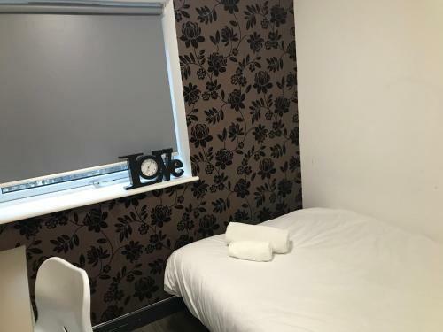 Hotel Home N Away Ensuite Room