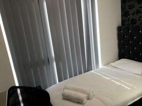 Hotel Home N Away Ensuite Room