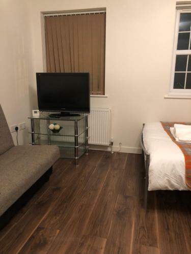 Russell Street Apartment