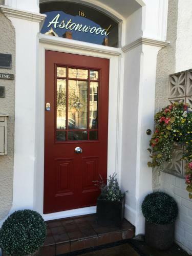Hostal Astonwood Hotel