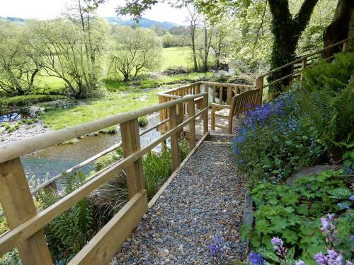 Bed & Breakfast Teifi Riverbank At Glas Y Dorlan