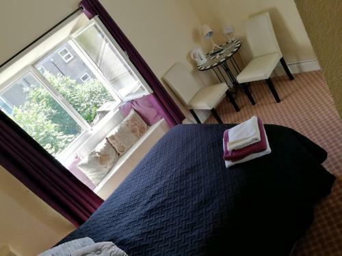 Hostal Station Guest House (room Only)