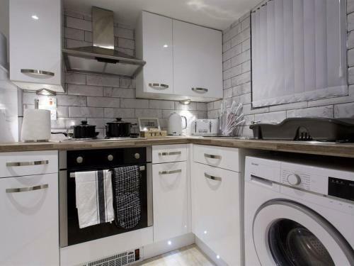Shaftesbury Apartment