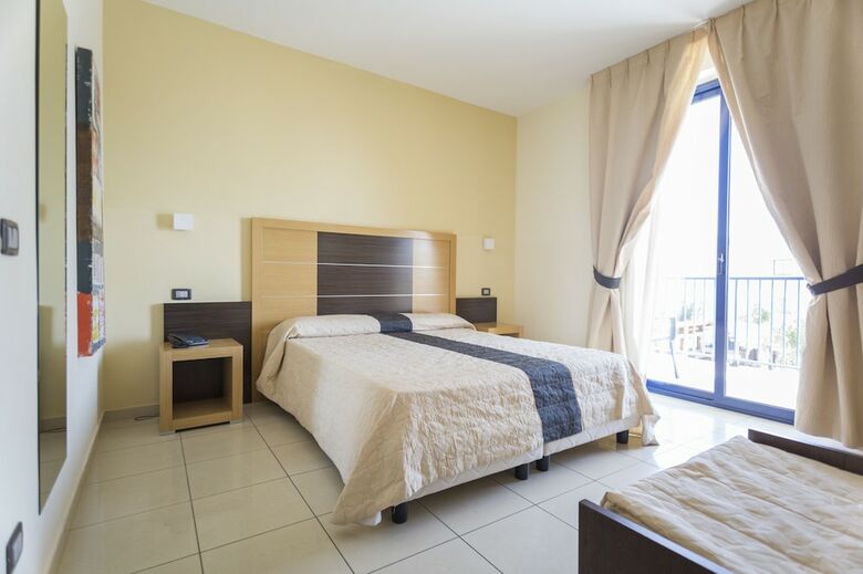 Hotel Ticho`s Club
