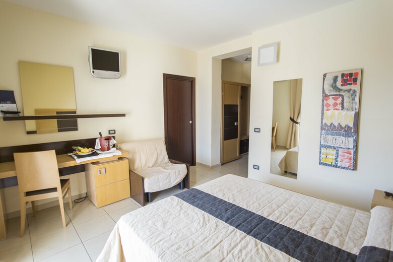 Hotel Ticho`s Club