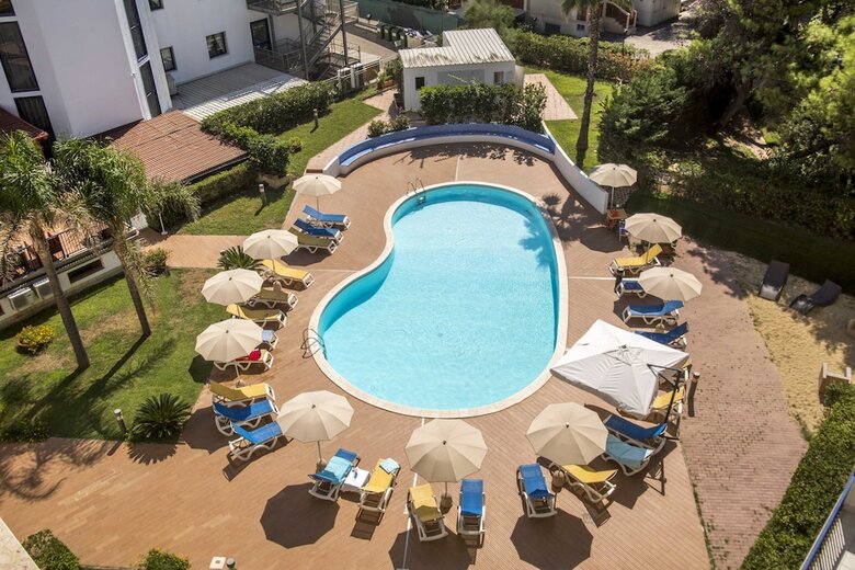 Hotel Ticho`s Club