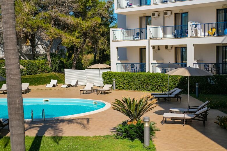 Hotel Ticho`s Club
