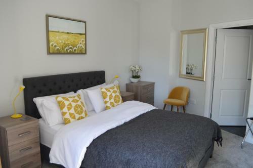Apartment 27 & 39 Hedgefield House