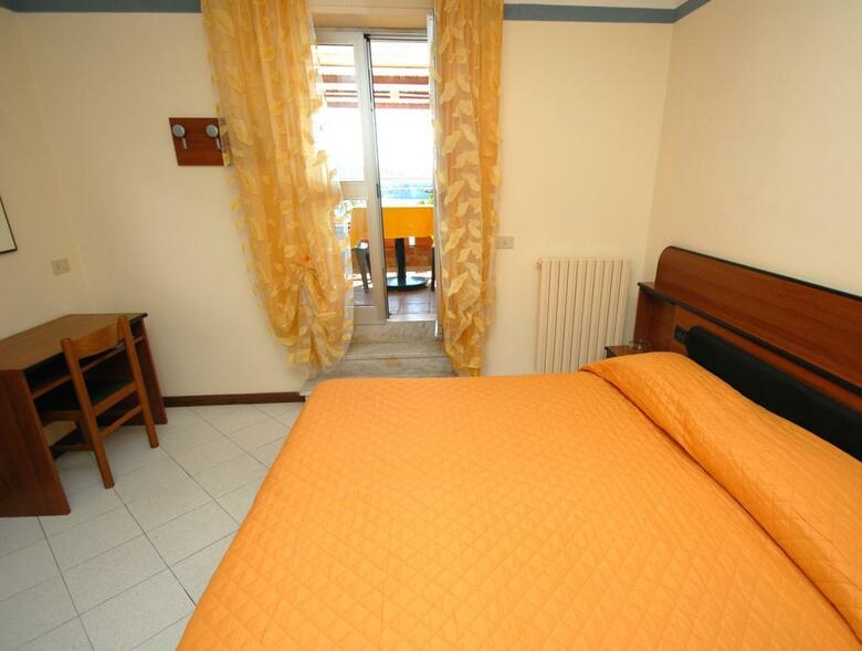 Hotel Baia Del Sorriso