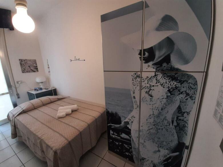 Hotel Kiss