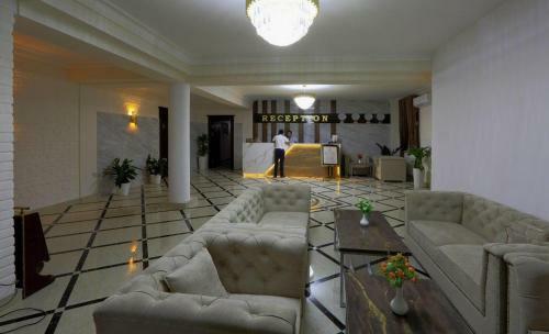 Zarafshan Grand Hotel