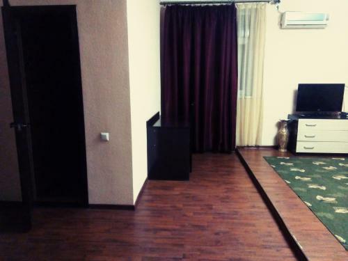 Hotel Gulmira And Ko On Reshetnikova 2 B