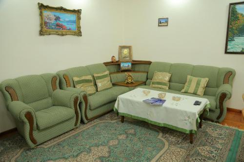 Apartment On Beshyogoch 30