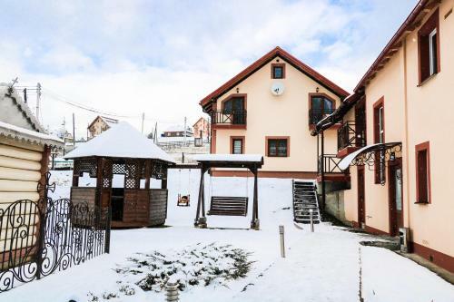 Hostal Guest House Vershina Bukovelyu
