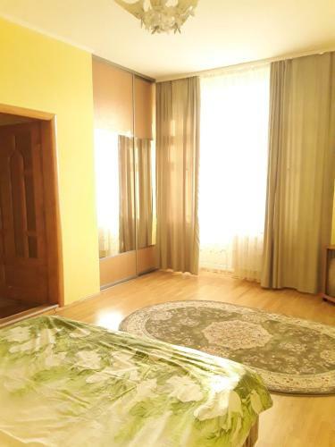 Apartment Near Maidan Shopping Center