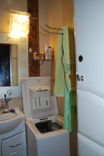Room In Three Bedroom Flat