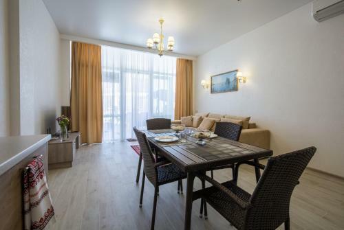 Gold Bugaz Apartment Near The Sea