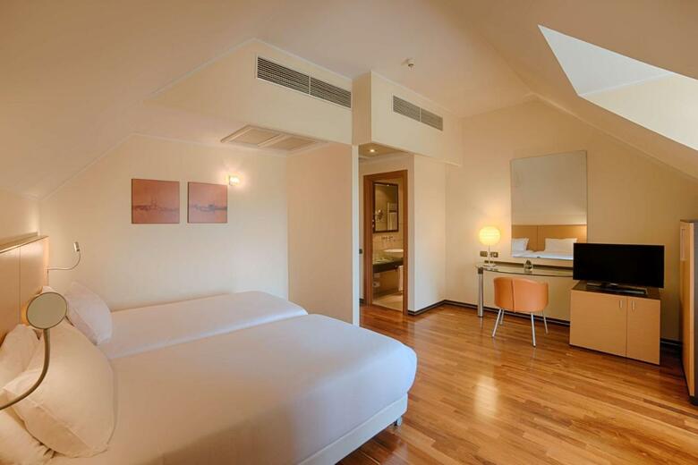 Hotel NH Milano 2
