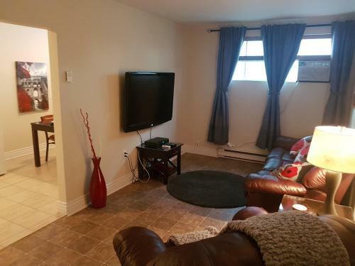 Apartment Sweet No. 7