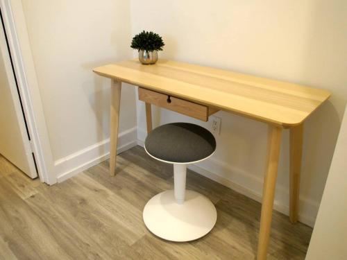 Hotel Newly Renovated 2br Townhome With Parking!