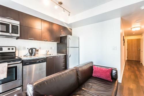 Apartment Near Rogers Centre