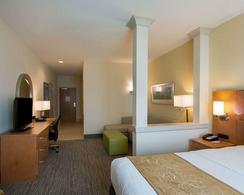 Hotel Comfort Suites Bossier City