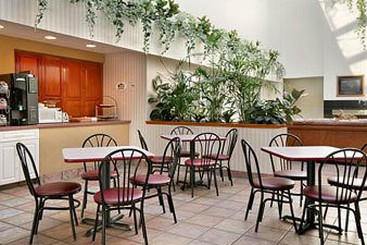 Hotel Super 8 Brockton