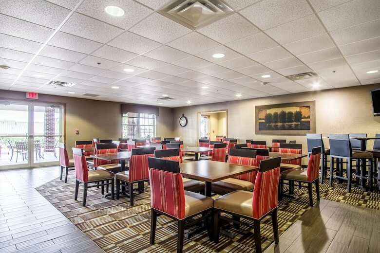 Hotel Comfort Suites