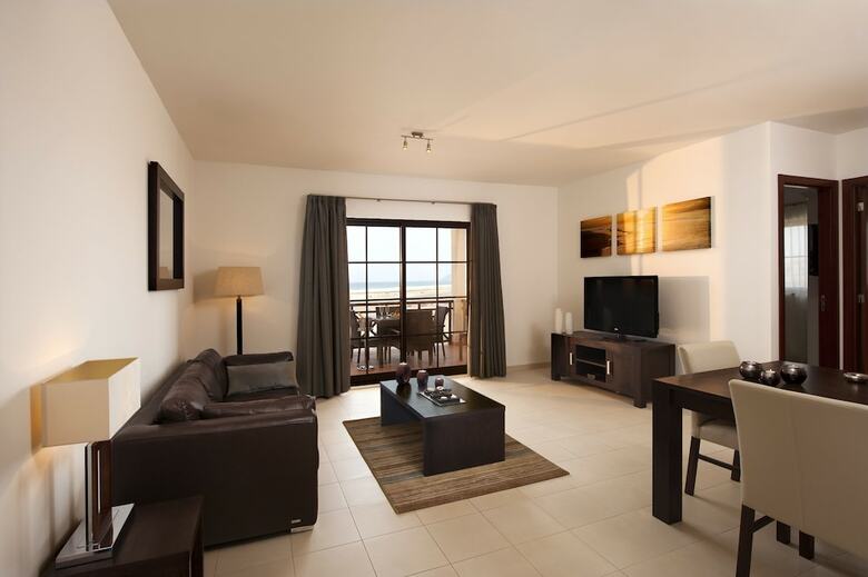 Hotel Melia Tortuga Beach Resort