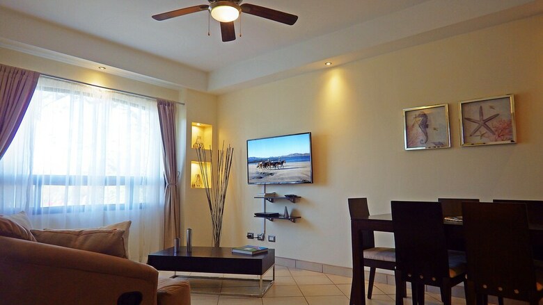 Hotel The Oaks Tamarindo Condominiums