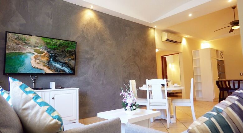 Hotel The Oaks Tamarindo Condominiums