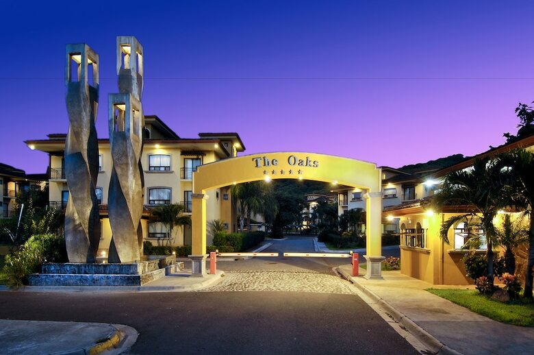 Hotel The Oaks Tamarindo Condominiums