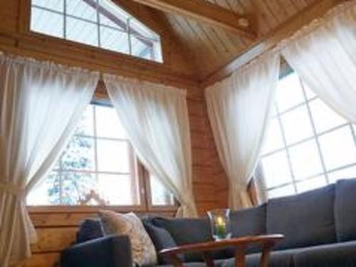 Holiday Home Kuukkelin Kartano 2b23