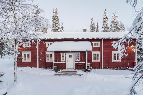 Hotel Iisakki Glass Village