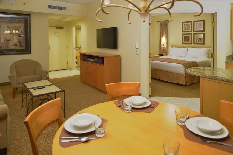 Hotel Polo Towers Suites