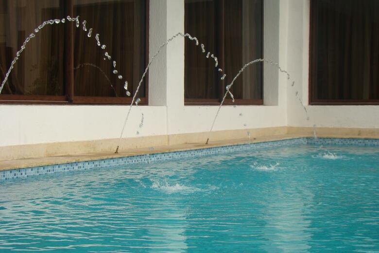 New Farah Hotel